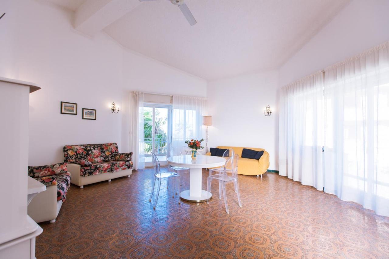 Casa Vacanze Ibiscus Alcamo Marina Exterior foto